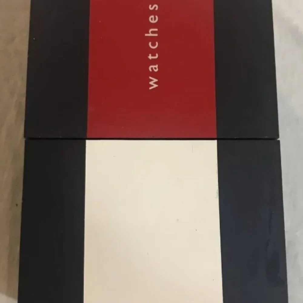 Women's Tommy Hilfiger Quartz Analog Dial Causal LARGE Round Watch T10041 NIB